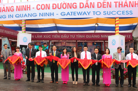 ការតាំងពិពណ៍ជំរុញការវិនិយោគចូលមកខេត្ត Quang Ninh ២០១២ ​